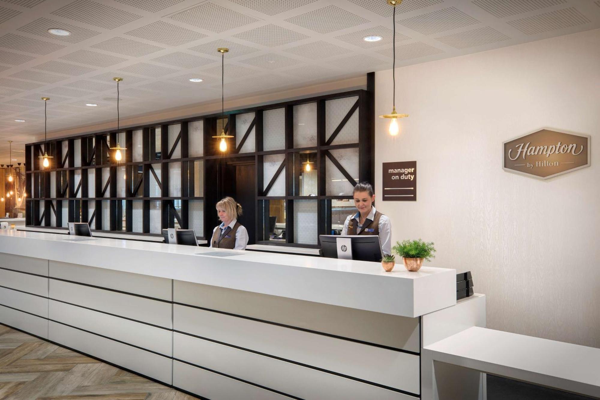 Hotel Hampton By Hilton Bristol Airport Redhill  Exterior foto
