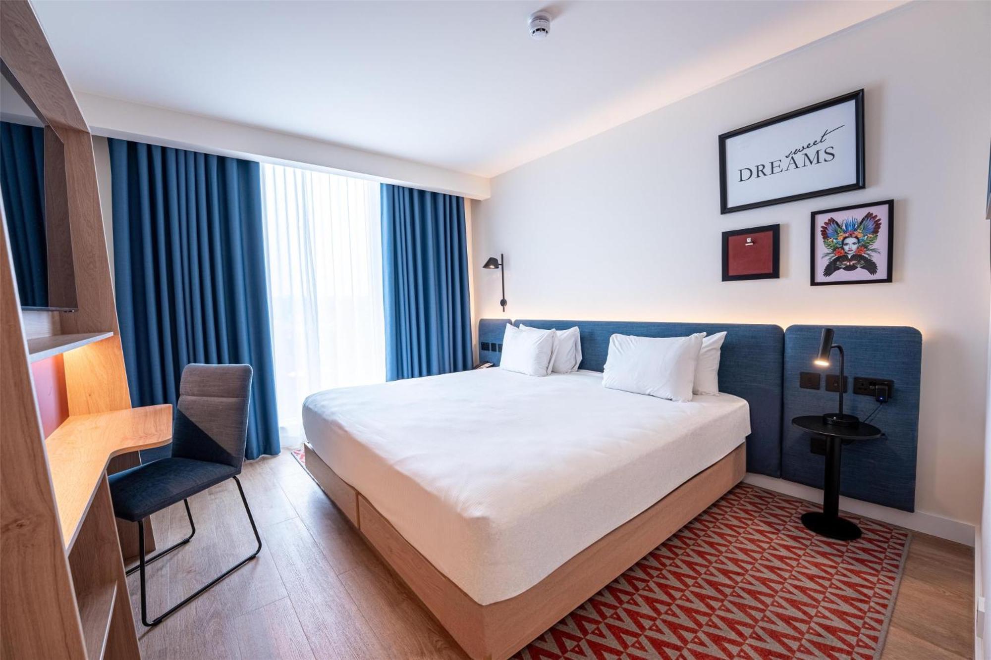 Hotel Hampton By Hilton Bristol Airport Redhill  Exterior foto
