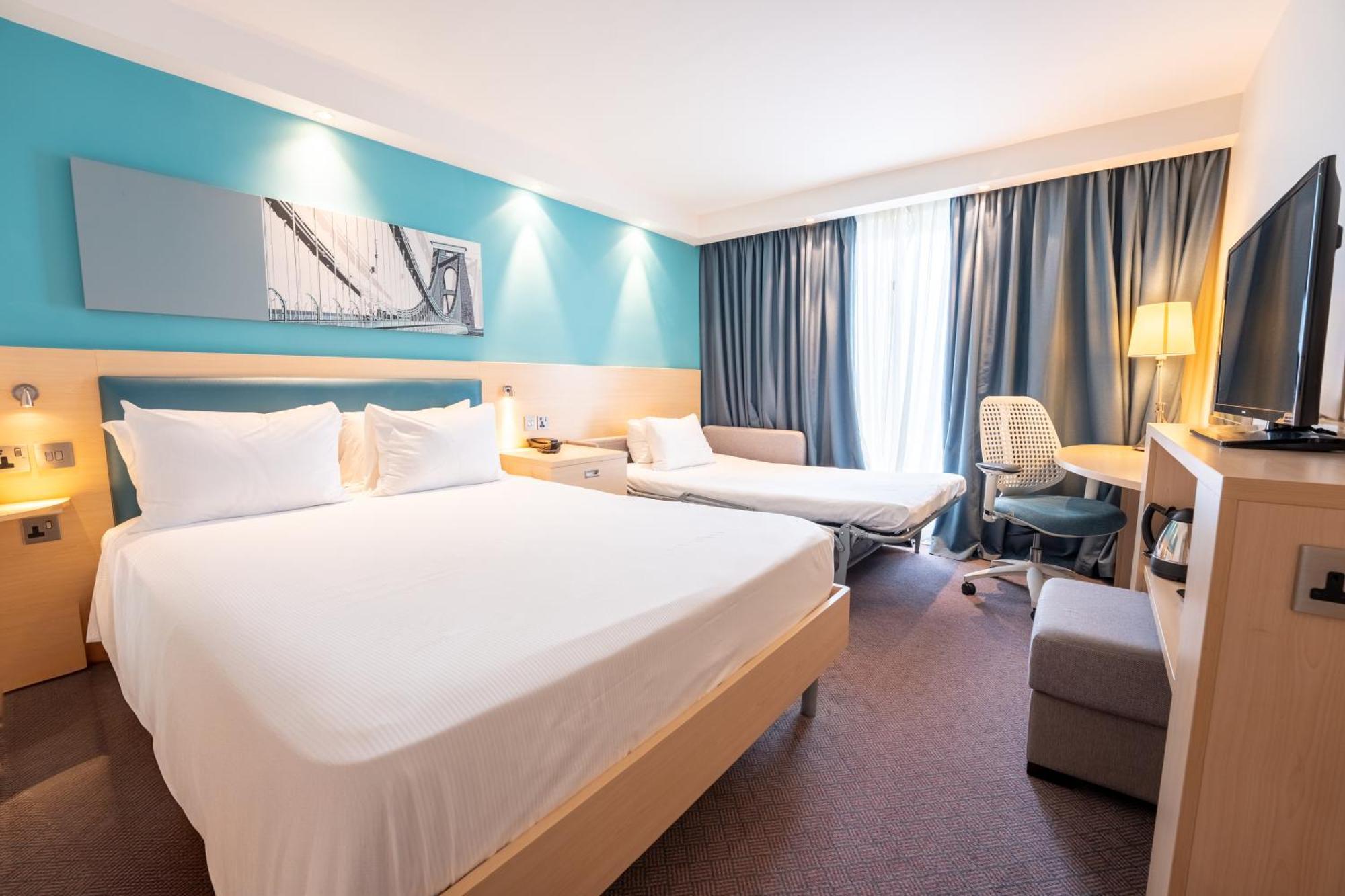 Hotel Hampton By Hilton Bristol Airport Redhill  Exterior foto